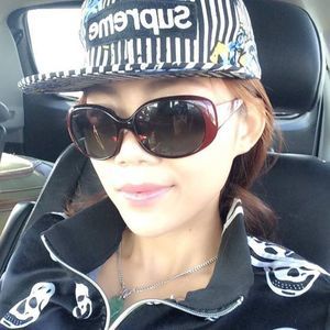 Meet your Posher, Ying